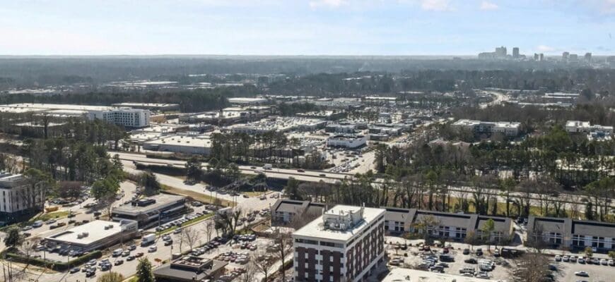 The neighborhood surrounding the property of 1105 Flats at North Hills in Raleigh, NC